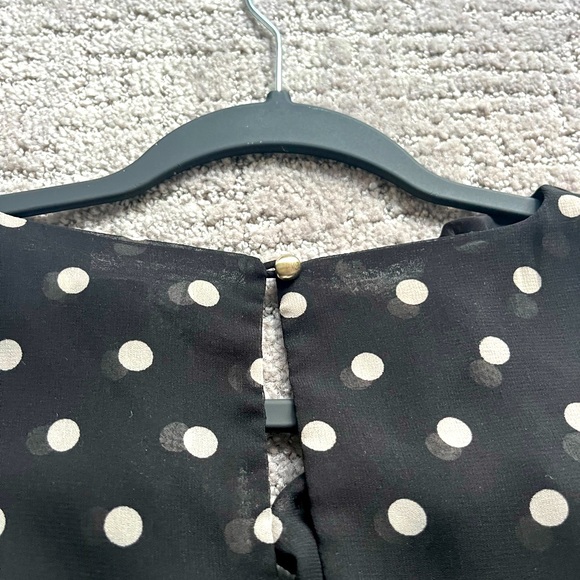 White House Black Market polka dot blouse - Picture 5 of 5